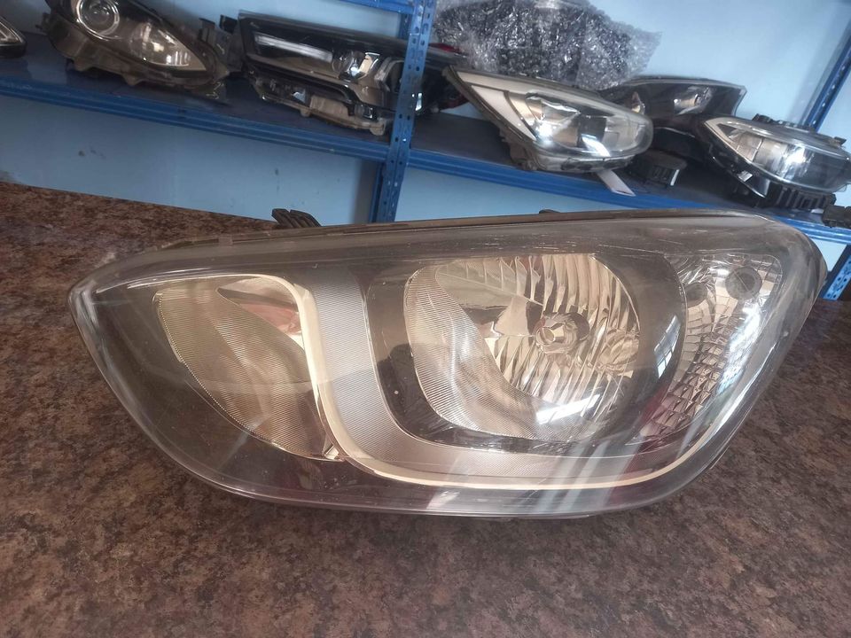 2014 Hyundai i20 left headlight for sale - Private Seller 2014 Hyundai i20 left headlight for sale - Private Seller