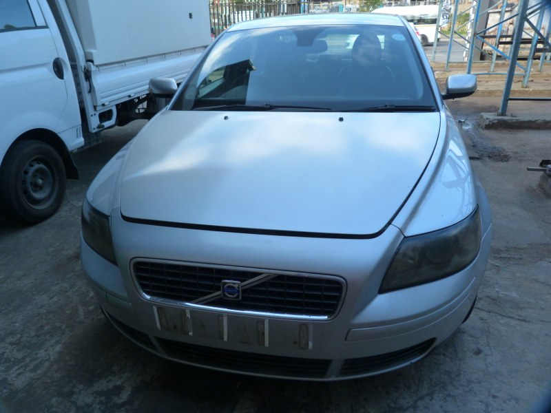 Volvo S40 2.4 Petrol AT Silver - 2006 SPARESBOYZ STRIPPING FOR SPARES - Private Seller Volvo S40 2.4 Petrol AT Silver - 2006 SPARESBOYZ STRIPPING FOR SPARES - Private Seller