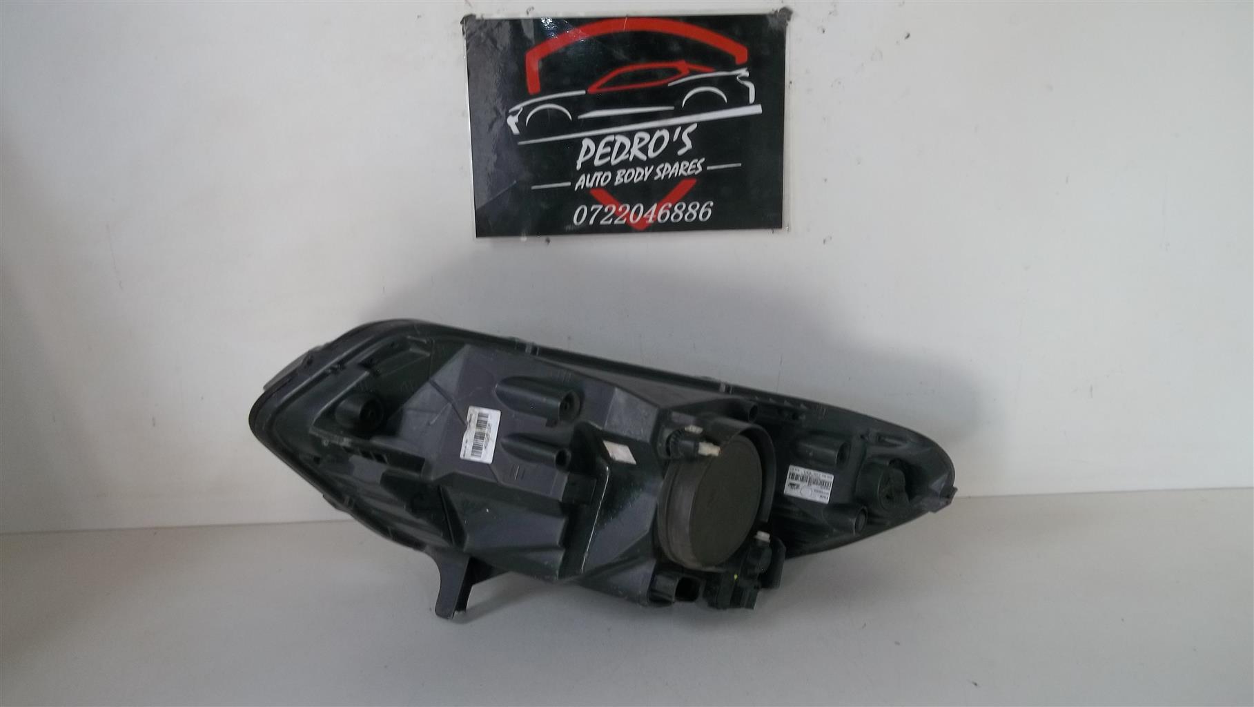 Ford Ecosport pre-face headlight set - Private Seller Ford Ecosport pre-face headlight set - Private Seller