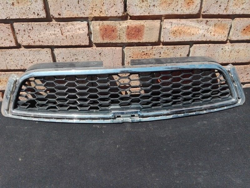 Chevrolet Captiva Facelift Main Top Grill - Private Seller Chevrolet Captiva Facelift Main Top Grill - Private Seller