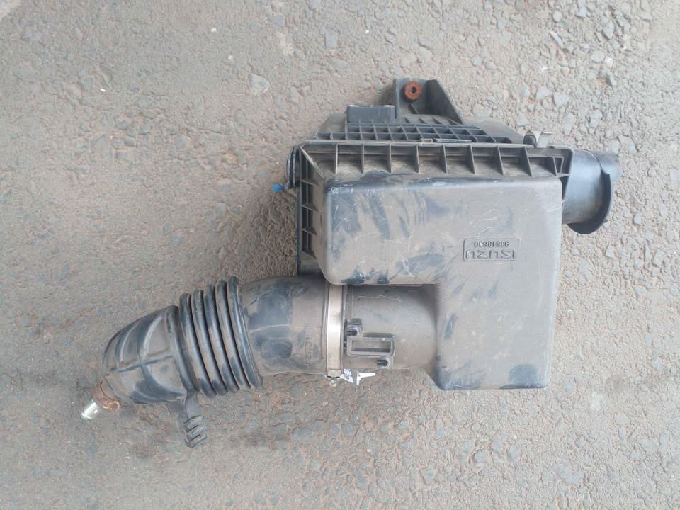 2014 Isuzu BK250 airfilter box - Private Seller