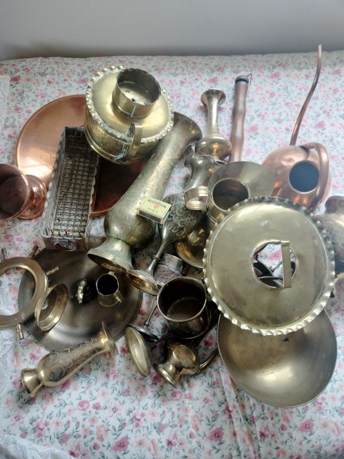Brass and copper ornaments Brass and copper ornaments