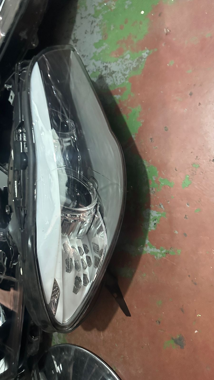 BMW 5-SERIES F10 RIGHT SIDE HEADLIGHT 2012 TO 2016 - Private Seller