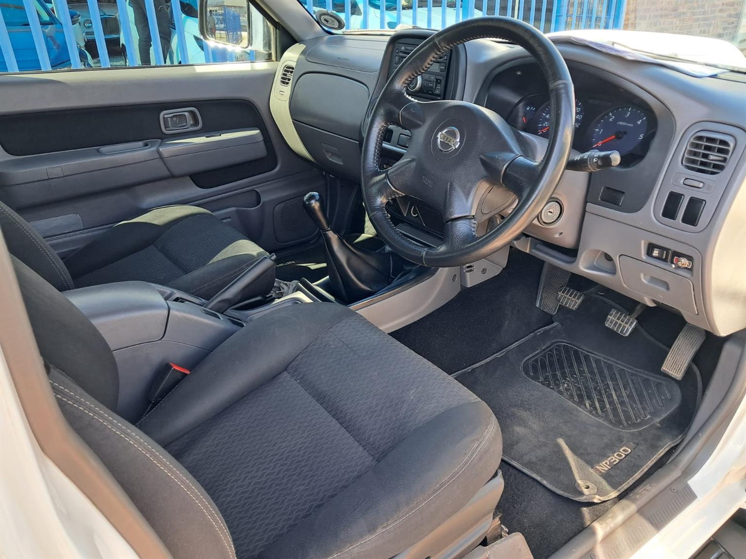 2017 Nissan NP300 2.5 TDI DC(NP300) ( NISSAN)