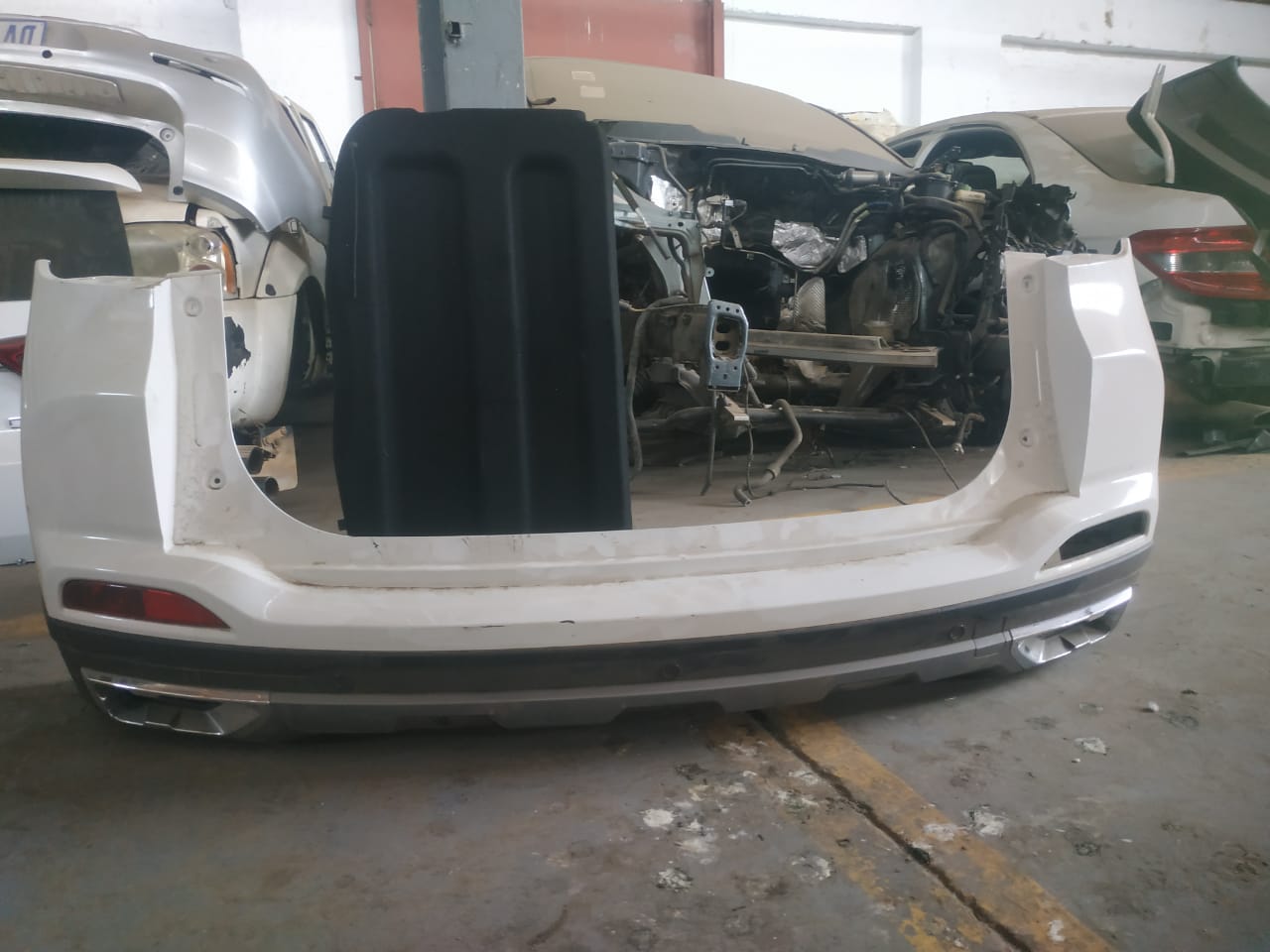 Chery Tiggo 4 Pro complete rear bumper / back bumper - Private Seller Chery Tiggo 4 Pro complete rear bumper / back bumper - Private Seller