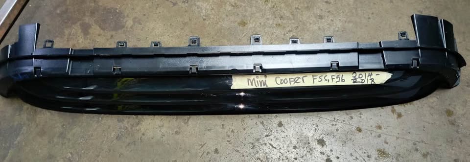 Mini Cooper F55/F56 grille 2014 - Private Seller Mini Cooper F55/F56 grille 2014 - Private Seller