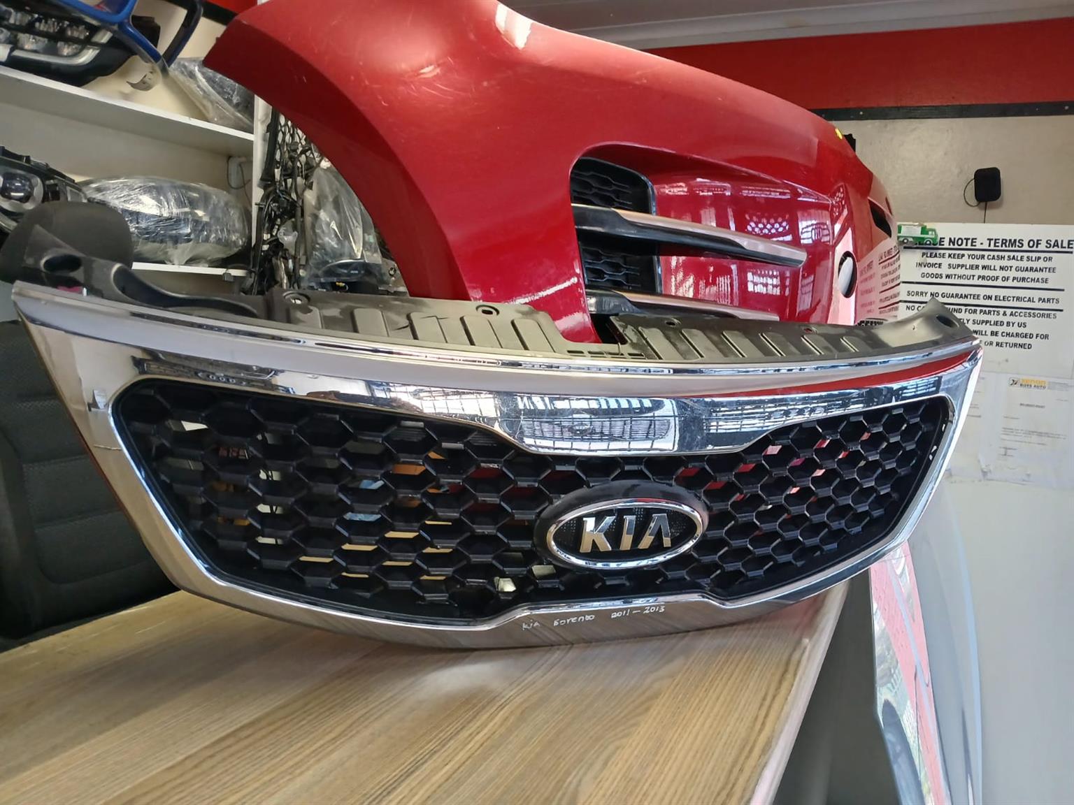 2012 KIA SORENTO GRILL IN GOOD CONDITION FOR SALE - Private Seller