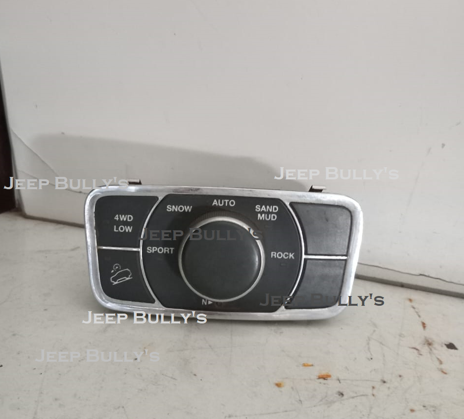Used | Jeep Grand Cherokee WK2 | Air Suspension Controller Unit - Private Seller Used | Jeep Grand Cherokee WK2 | Air Suspension Controller Unit - Private Seller
