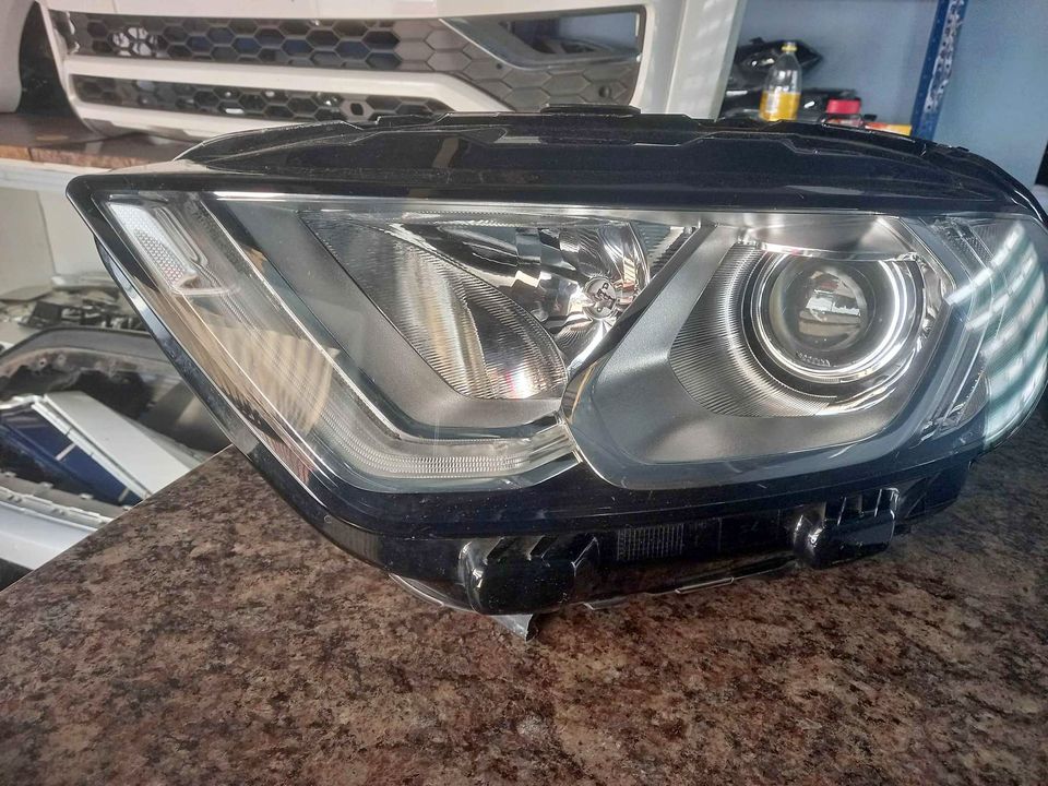 2018 Ford exosport left headlight for sale - Private Seller 2018 Ford exosport left headlight for sale - Private Seller