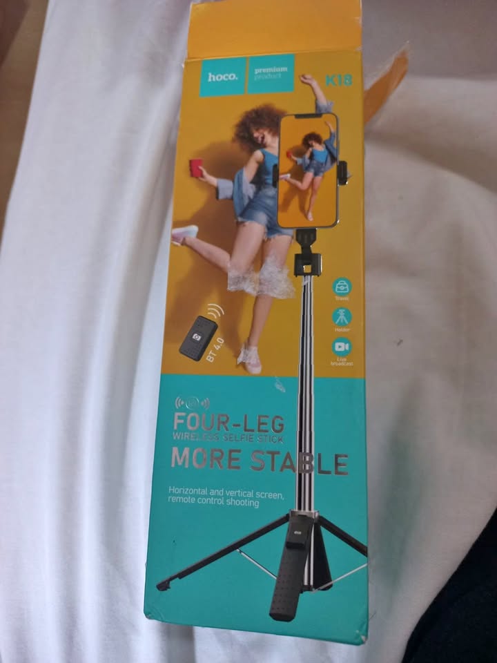 Four-Leg Wireless Selfie Stick Four-Leg Wireless Selfie Stick