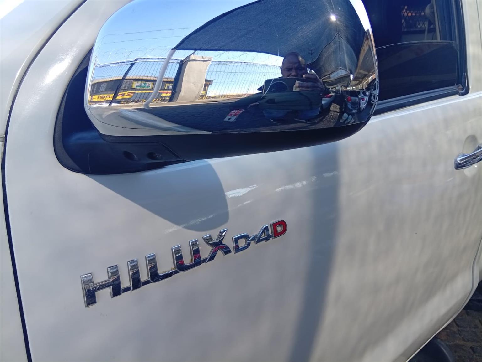 2011 Toyota Hilux 3.0 D4D High Raider SingleCab BOOT RAILINGSManual F