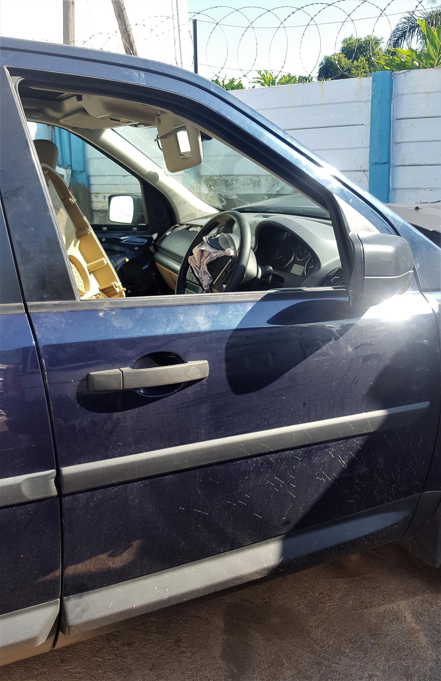 Land Rover Freelander 2 Doors (front & back) | Auto EZI