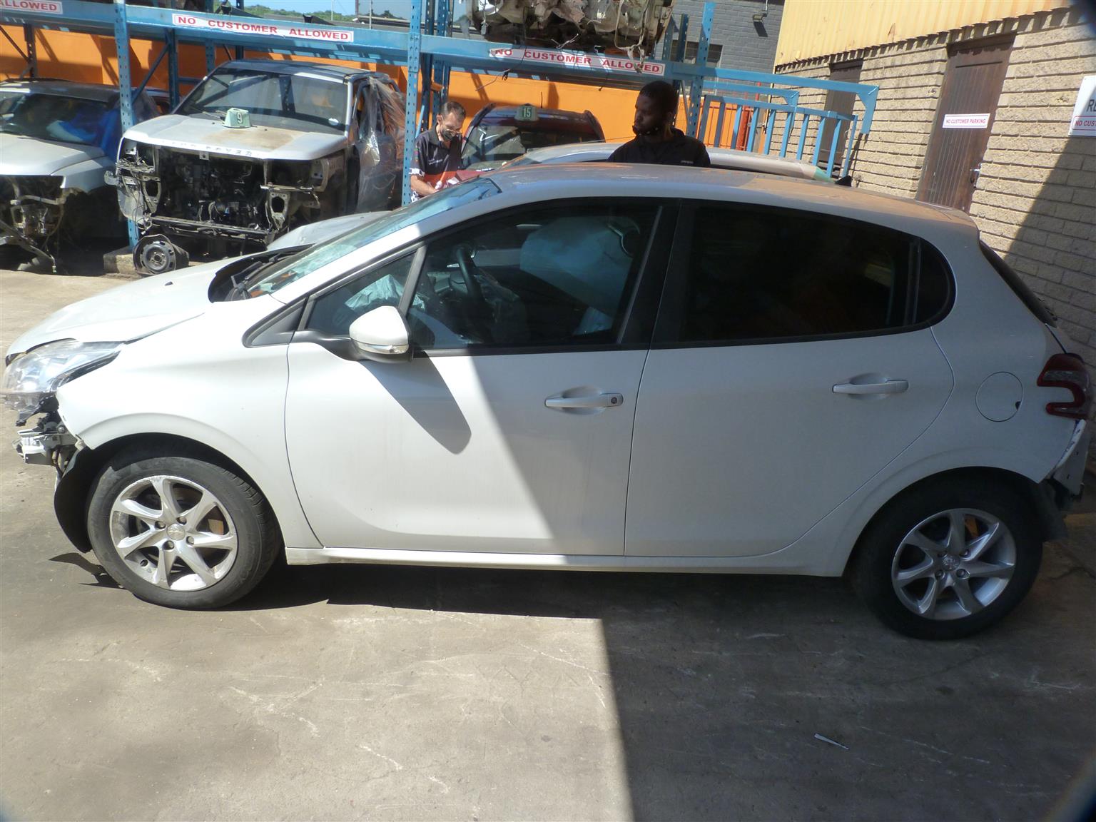 Peugeot 208 1,2 VTi Active - 2015 Spares - Private Seller Peugeot 208 1,2 VTi Active - 2015 Spares - Private Seller
