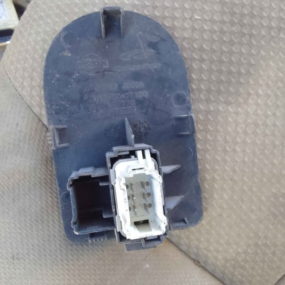 Nissan Quashqi Central Lock Switch - Private Seller
