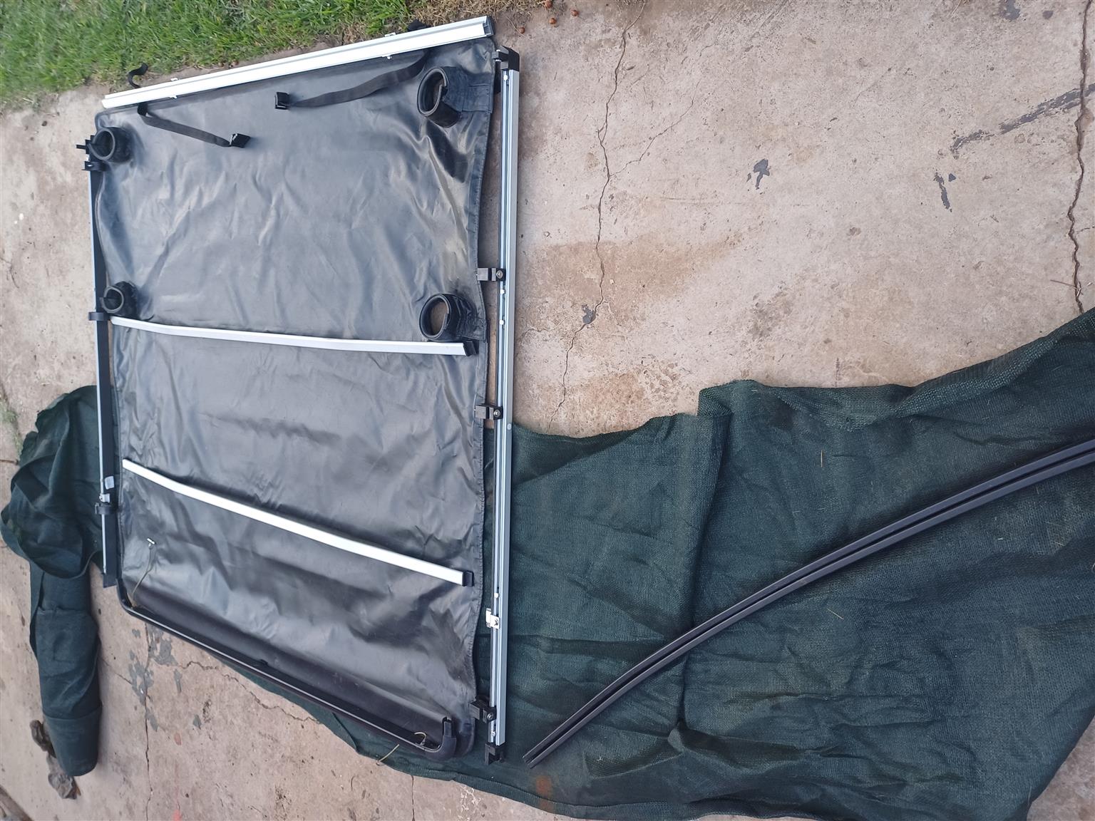 Tonneau cover for Toyota hilux double cab bakkie GD 6 series - Private Seller Tonneau cover for Toyota hilux double cab bakkie GD 6 series - Private Seller