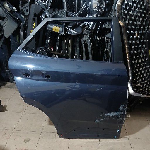Hyundai venue door - Private Seller Hyundai venue door - Private Seller