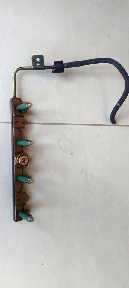 Toyota Runx Fuel Rail With Injectors - Private Seller Toyota Runx Fuel Rail With Injectors - Private Seller