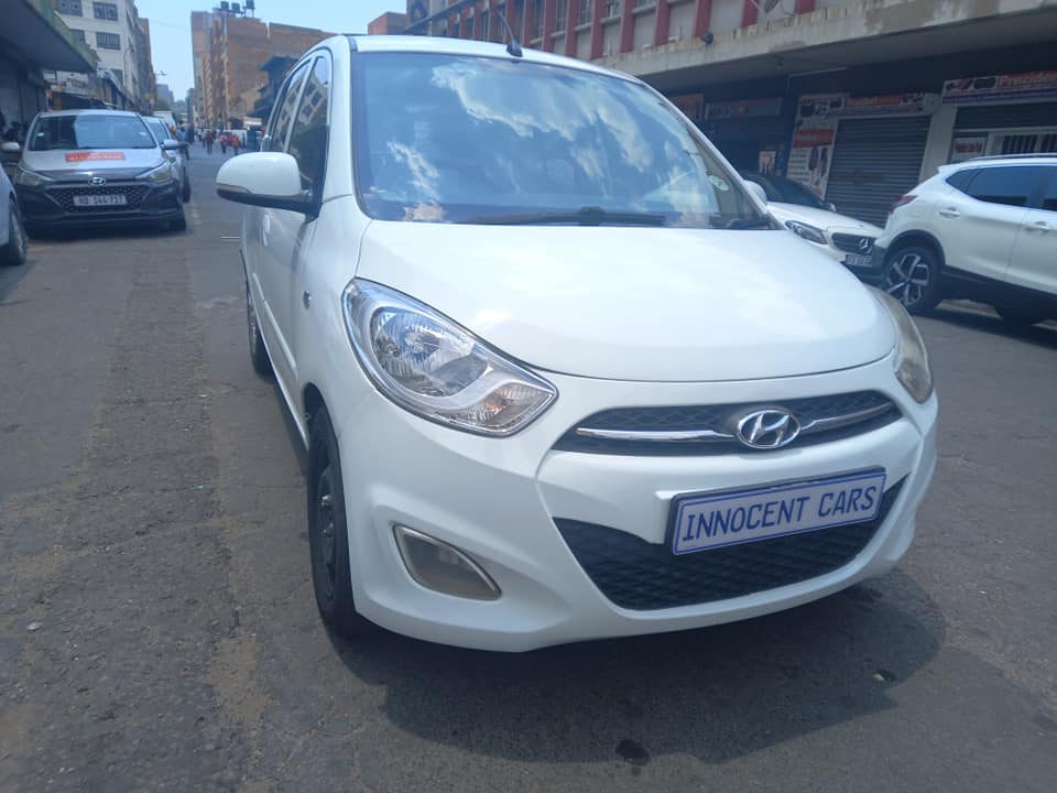 2015 HYUNDAI i10 1.2 PETROL ENGINE, MANUAL TRANSMISSION, WHITE COLOUR, MILEAGE 82000KM