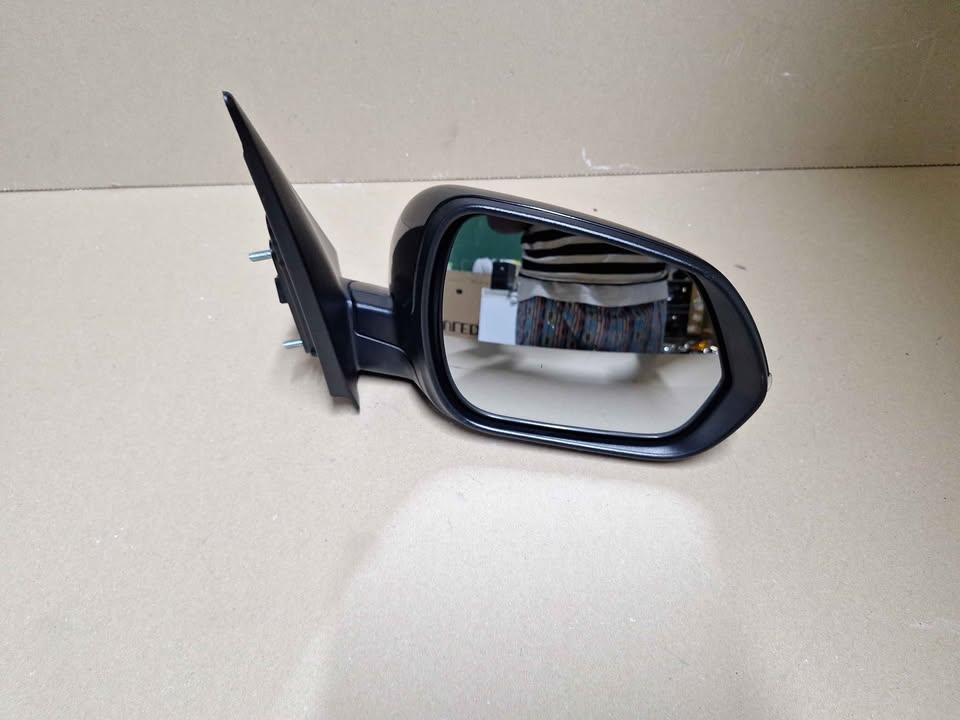 Kia Cerato RHS Electric Mirror (2013 - 2018) - Private Seller Kia Cerato RHS Electric Mirror (2013 - 2018) - Private Seller