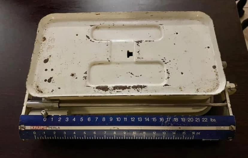R600 – Vintage Krups kitchen scale. R600 – Vintage Krups kitchen scale.