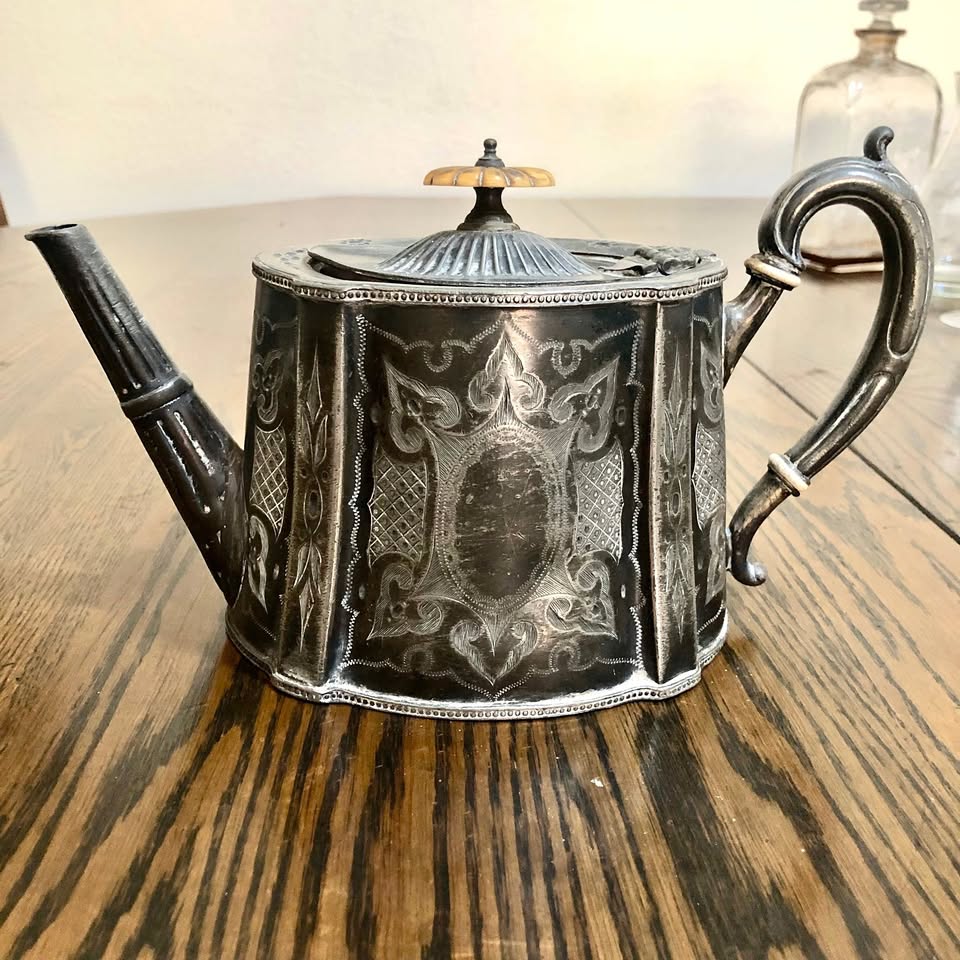 Antique Pewter Teapot: 1918 Mappin & Webb Britannia Metal Antique Pewter Teapot: 1918 Mappin & Webb Britannia Metal