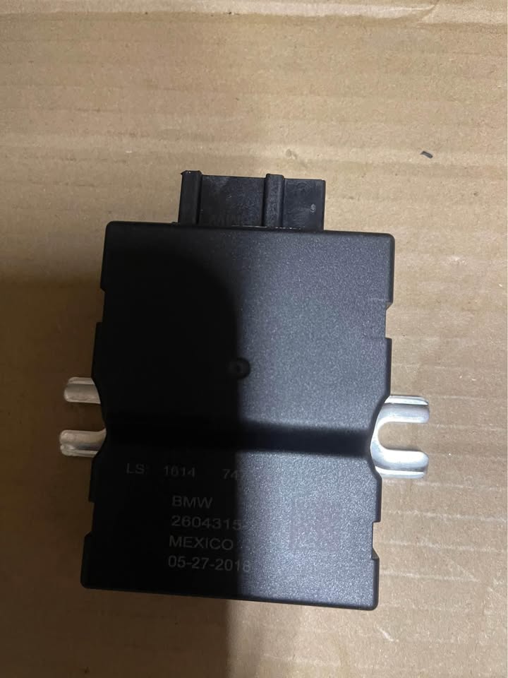 BMW F30 M SPORT FUEL PUMP CONTROL MODULE - Private Seller BMW F30 M SPORT FUEL PUMP CONTROL MODULE - Private Seller