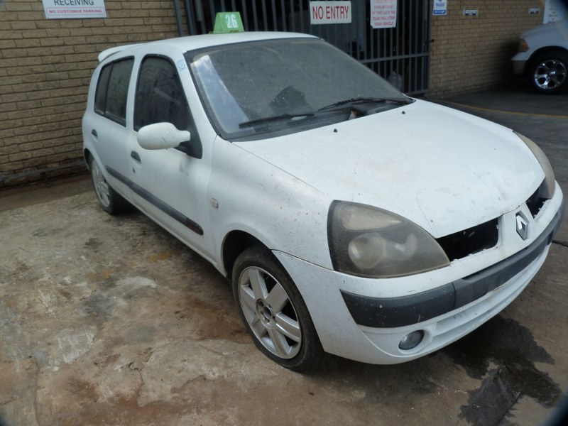 Renault Clio II 1.4 16V Manual White - 2005 STRIPPING FOR SPARES - Private Seller Renault Clio II 1.4 16V Manual White - 2005 STRIPPING FOR SPARES - Private Seller