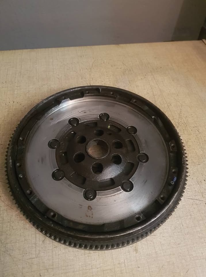 VW OR AUDI A3 LUK DUEL MASS FLYWHEEL FORSALE - Private Seller