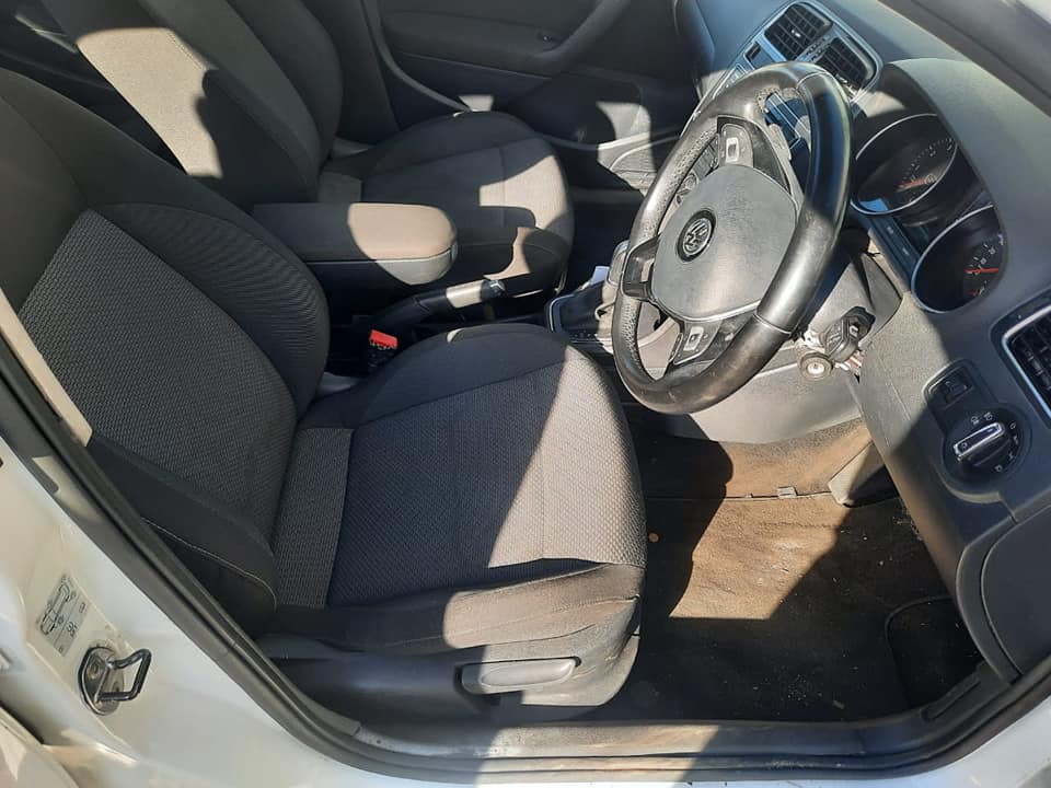 2014 Volkswagen polo 1.2 TSI DSG Automatic Sunroof Comfortline Hatchback with a Nice interior seat
