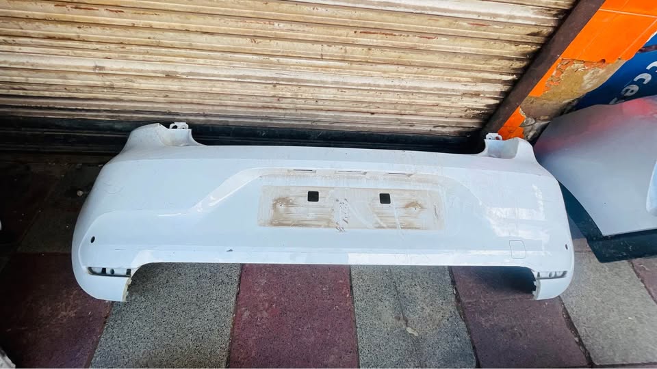 RENAULT CLIO V BACK BUMPER - Private Seller RENAULT CLIO V BACK BUMPER - Private Seller