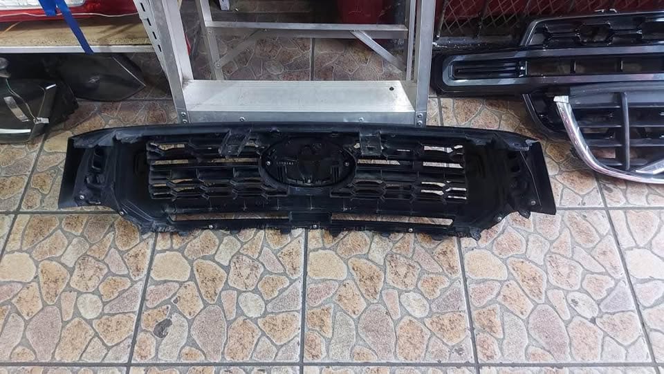 Toyota Hilux Legend 50 grill - Private Seller Toyota Hilux Legend 50 grill - Private Seller