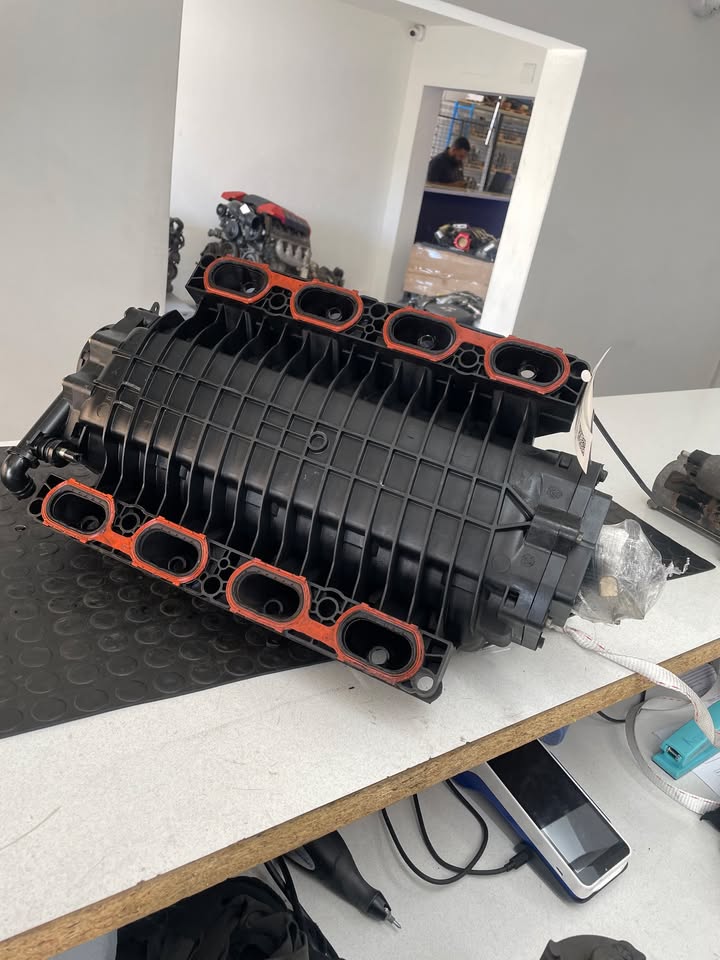 Bmw E39 540/X5 Intake Manifold for sale - Private Seller