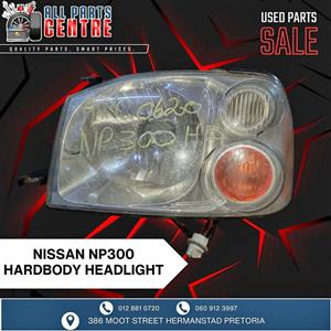 Nissan NP300 Hardbody headlight 