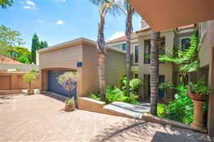 House For Sale in Woodhill Golf Estate