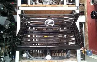 Lexus LX570 Front grill brand new