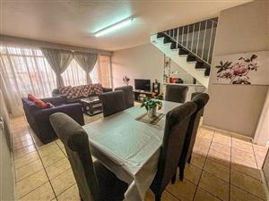 Townhouse For Sale in Towerby