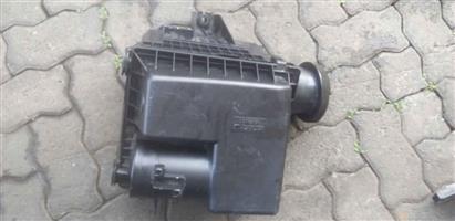Isuzu bakkie air box clean