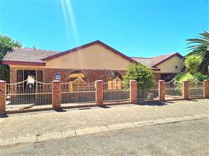 House For Sale in Royldene