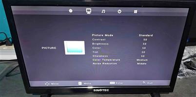 Sinotec 19 inch small tv with remote
