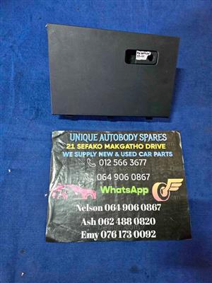 VW Amarok Dashboard Glove Box