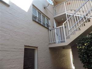 Townhouse For Sale in New Redruth