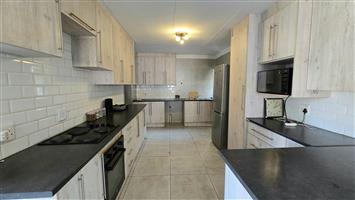 A neat 3-bedroom home in Reyno Ridge with an open-plan kitchen, close to the school.