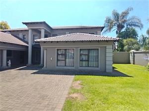 Beautiful Upmarket Property in sought after area near Hartbeespoortdam!