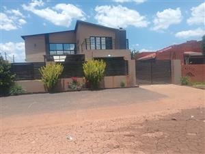 I am selling an 8 room house with a double garage