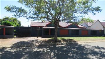 House For Sale in Albertsdal