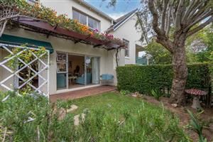 Townhouse For Sale in Vredehoek