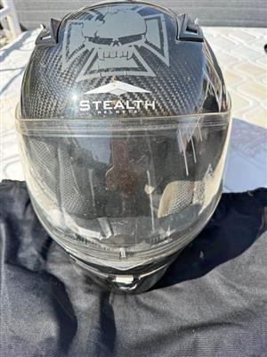 Stealth full face helmet for motorcycle