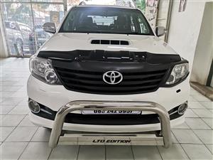 2015 TOYOTA FORTUNER 3.0D4D MANUAL  Mechanically perfect with S K