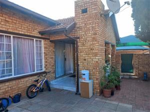 Charming Townhouse in the Highly Desirable Safari Gardens Security Complex
