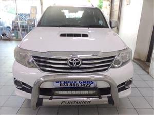 2013 TOYOTA FORTUNER 3,0 D4D  MANUAL , DIESEL,Leather SEAT WHITE COLOR 93000KM